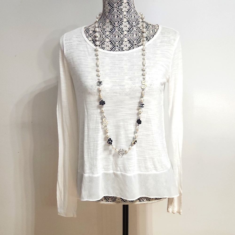 White BCBG Max Azria long sleeved hi-low top - small